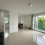 1 Bedroom Flat With View Of River Thames