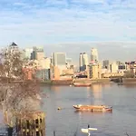 1 Bedroom Flat With View Of River Thames