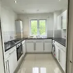 1 Bedroom Flat With View Of River Thames