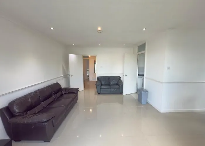 1 Bedroom Flat With View Of River Thames